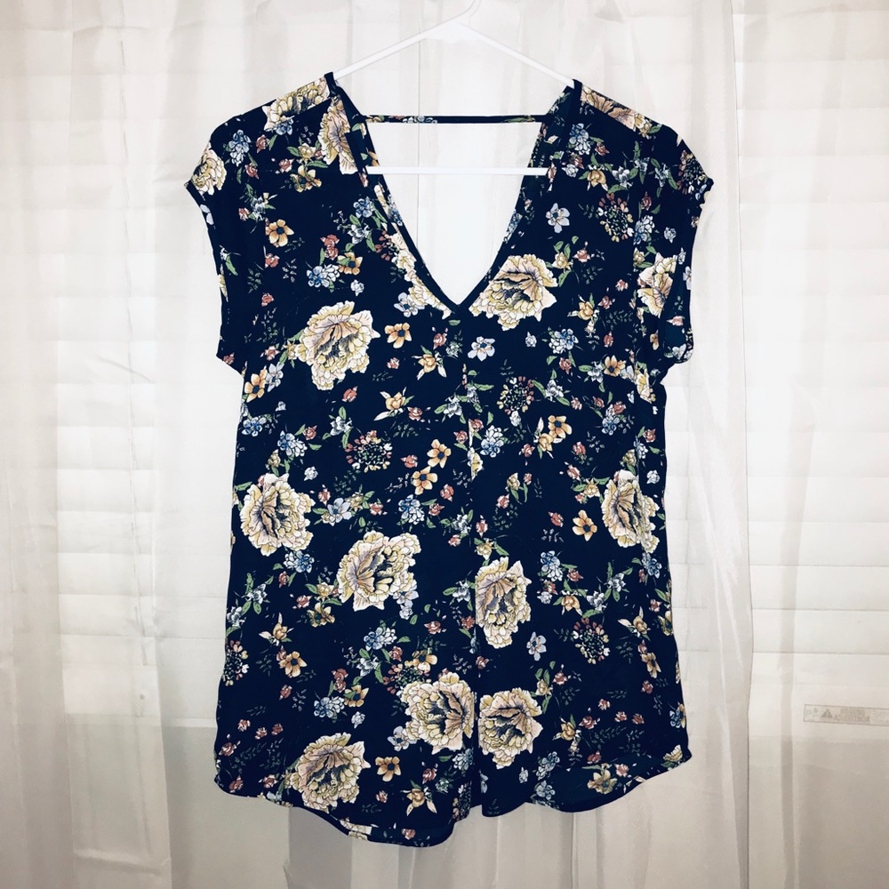 Halogen double v-neck floral top